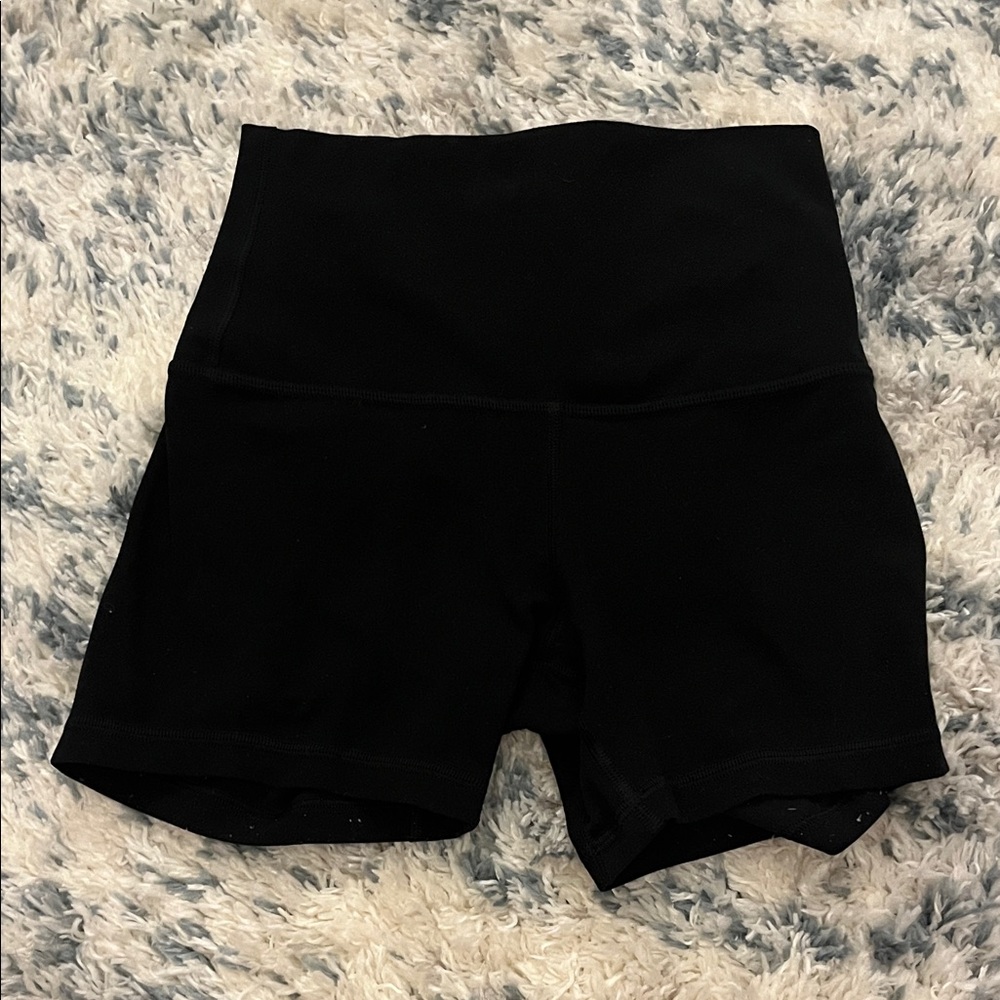 lululemon athletica Black Align shorts 4”